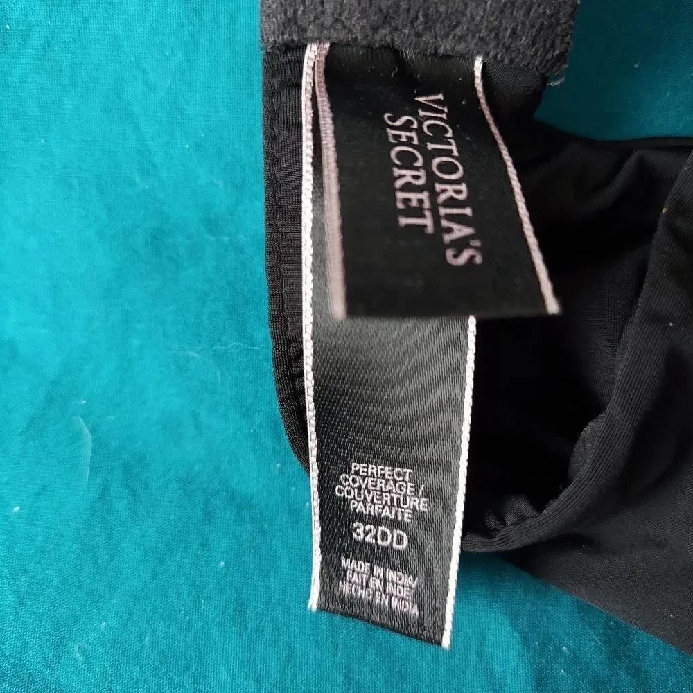 VICTORIA'S secret Black perfect coverage underwire 32DD